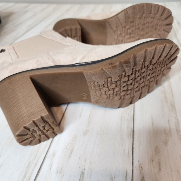 NIB Corkys Tan Booties - Picture 7 of 9